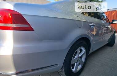 Седан Volkswagen Passat 2011 в Одессе