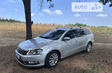 Універсал Volkswagen Passat 2011 в Смілі