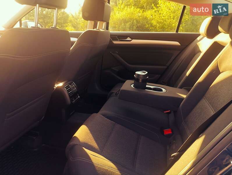 Седан Volkswagen Passat 2017 в Миколаєві