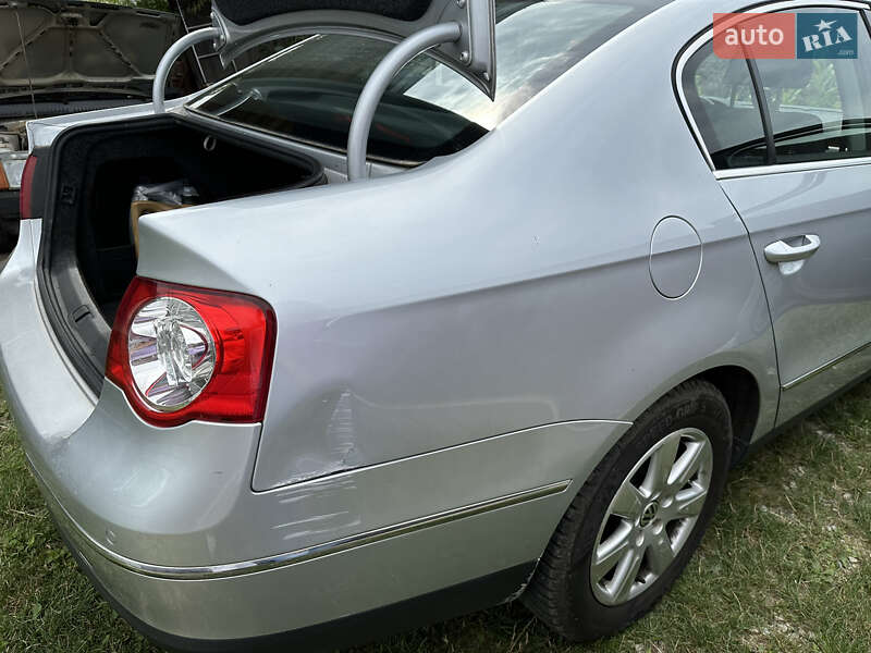 Седан Volkswagen Passat 2006 в Ивано-Франковске