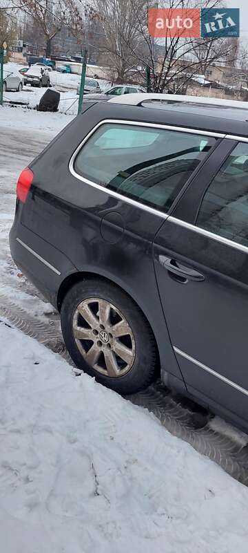 Универсал Volkswagen Passat 2010 в Киеве