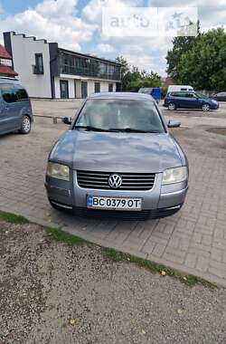 Седан Volkswagen Passat 2002 в Бродах