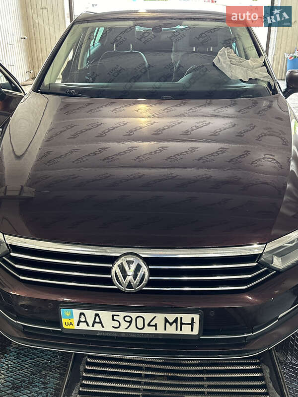 Седан Volkswagen Passat 2017 в Києві