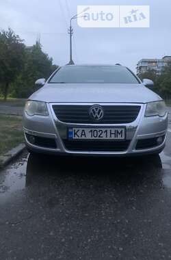 Универсал Volkswagen Passat 2009 в Киеве