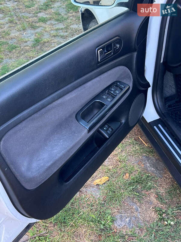 Універсал Volkswagen Passat 2001 в Тульчині