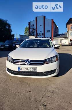 Седан Volkswagen Passat 2013 в Львові