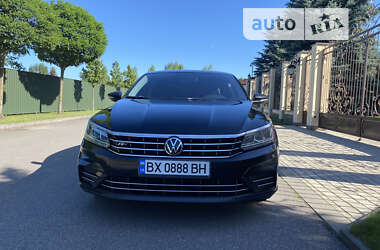 Седан Volkswagen Passat 2017 в Киеве