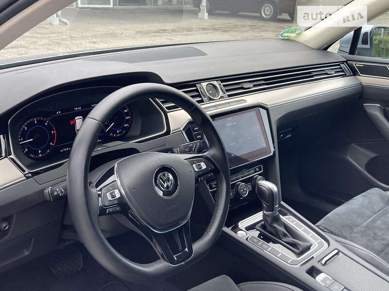 Универсал Volkswagen Passat 2017 в Львове
