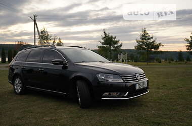 Универсал Volkswagen Passat 2012 в Черновцах