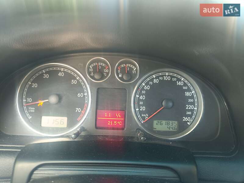 Седан Volkswagen Passat 2001 в Киеве