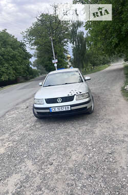 Седан Volkswagen Passat 1999 в Глыбокой