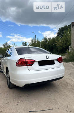 Седан Volkswagen Passat 2014 в Харкові