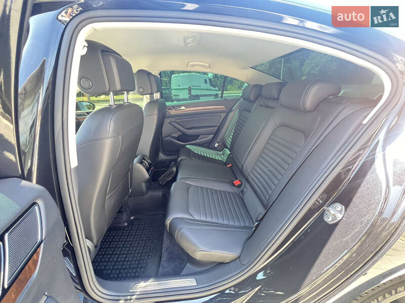 Седан Volkswagen Passat 2018 в Запорожье