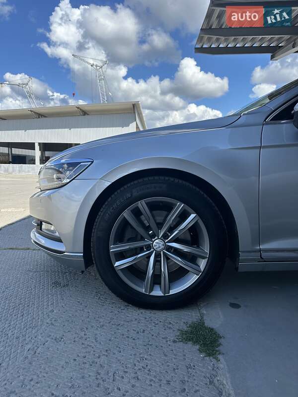 Універсал Volkswagen Passat 2015 в Києві