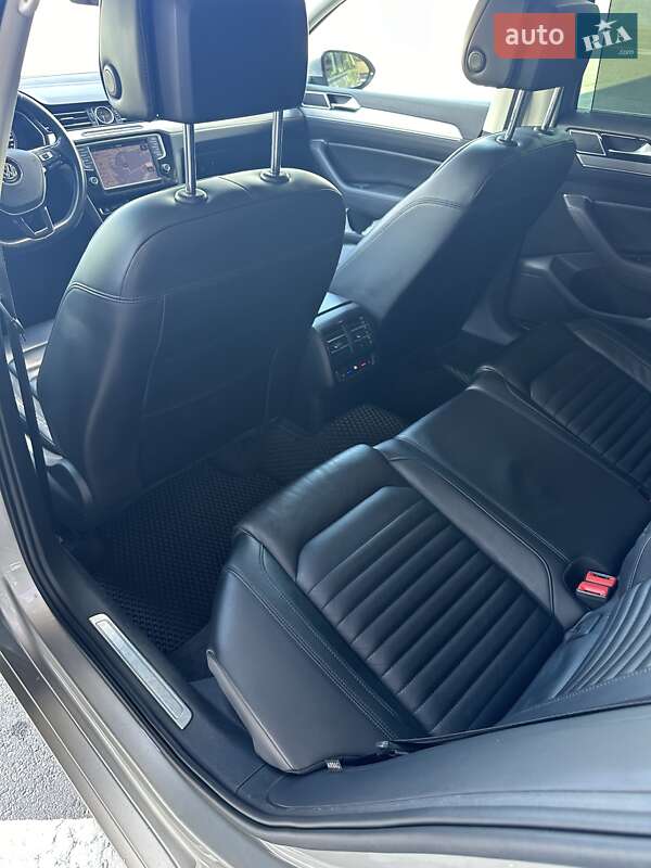 Універсал Volkswagen Passat 2015 в Києві