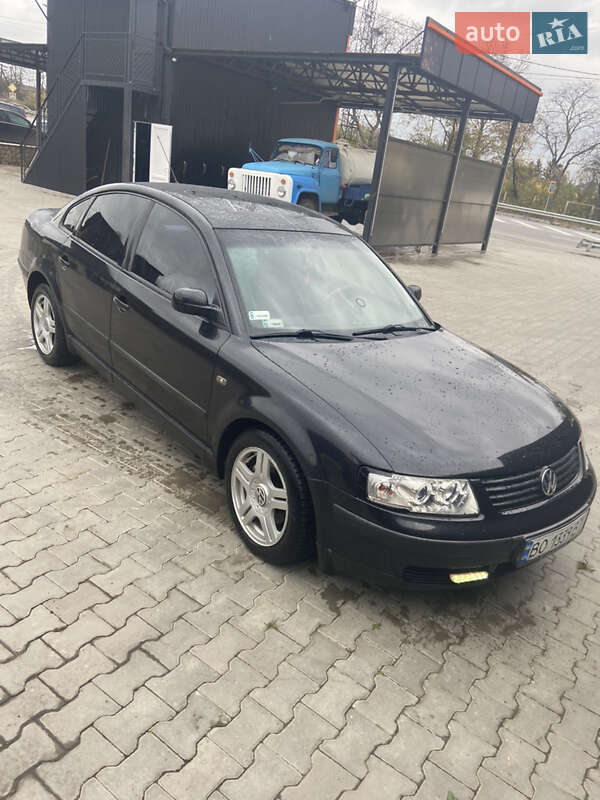 Седан Volkswagen Passat 1999 в Хмельницком