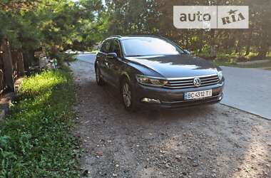 Универсал Volkswagen Passat 2019 в Львове