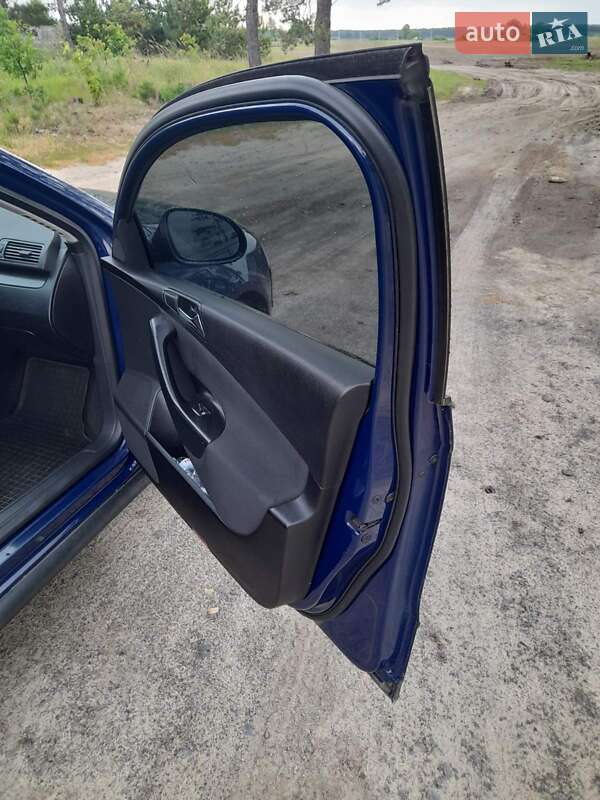 Универсал Volkswagen Passat 2006 в Костополе