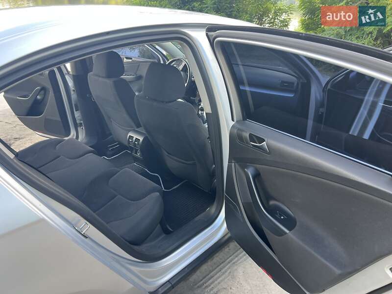 Седан Volkswagen Passat 2008 в Киеве