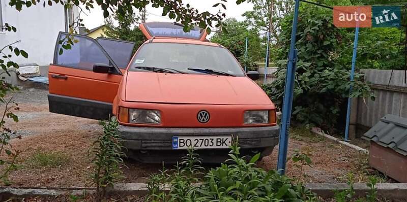 Универсал Volkswagen Passat 1989 в Борщеве