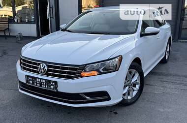 Седан Volkswagen Passat 2017 в Тернополі