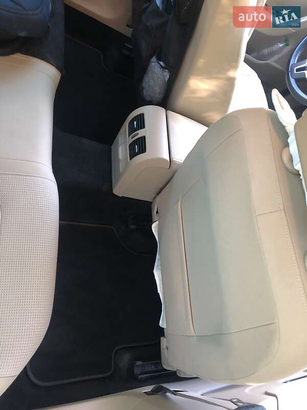Седан Volkswagen Passat 2013 в Львові