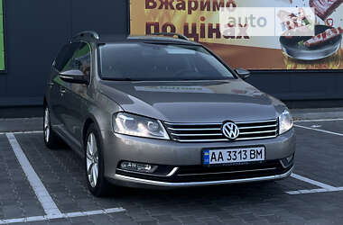 Універсал Volkswagen Passat 2012 в Києві