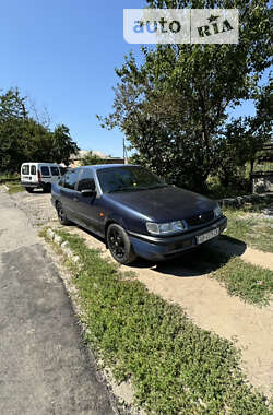 Седан Volkswagen Passat 1994 в Виннице