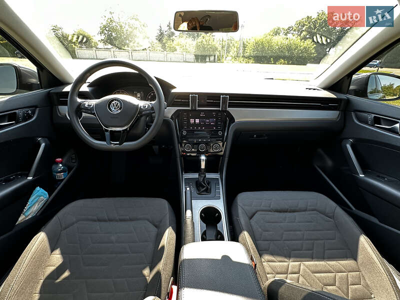 Седан Volkswagen Passat 2019 в Одесі