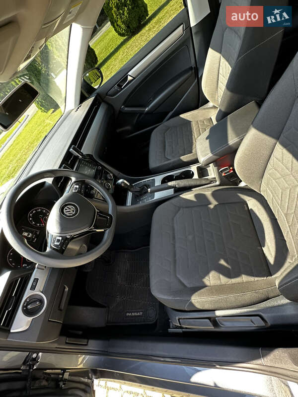 Седан Volkswagen Passat 2019 в Одесі