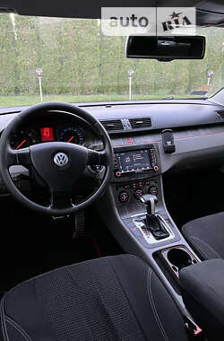Седан Volkswagen Passat 2005 в 
