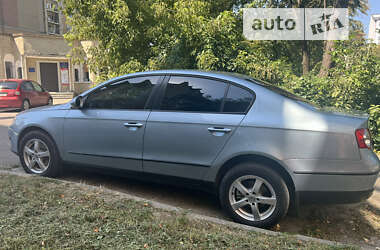 Седан Volkswagen Passat 2006 в Ивано-Франковске