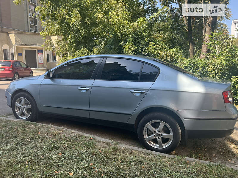 Седан Volkswagen Passat 2006 в Івано-Франківську