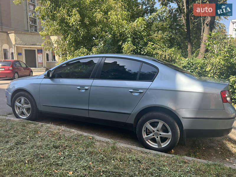 Седан Volkswagen Passat 2006 в Івано-Франківську