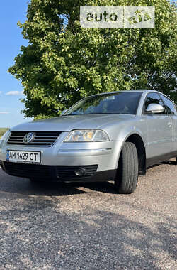 Седан Volkswagen Passat 2005 в Києві