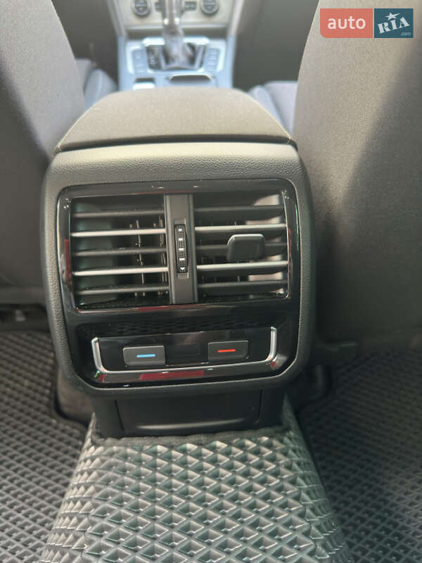 Універсал Volkswagen Passat 2015 в Калуші