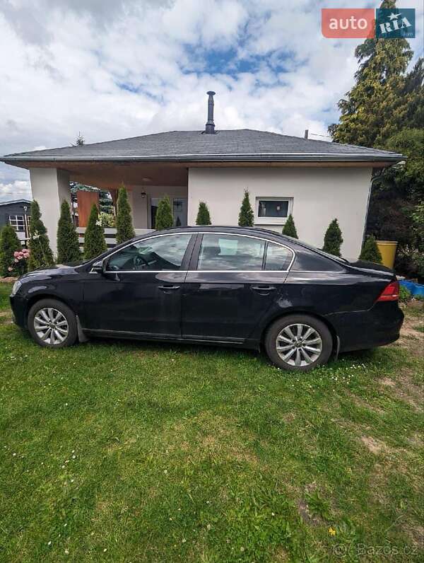 Седан Volkswagen Passat 2011 в Хмельницком