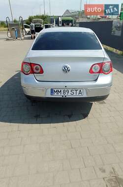 Седан Volkswagen Passat 2006 в Тячеві