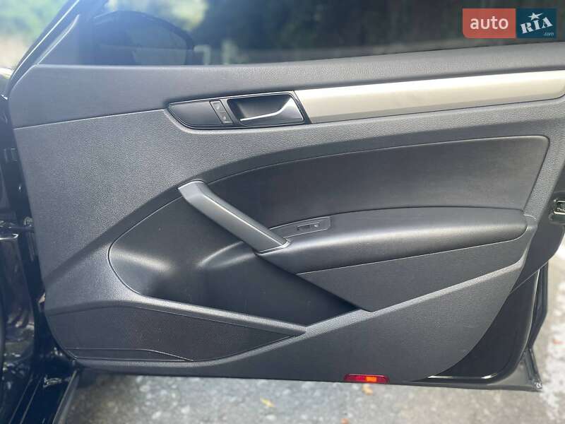 Седан Volkswagen Passat 2020 в Киеве