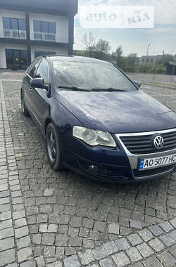 Седан Volkswagen Passat 2005 в Великом Раковце