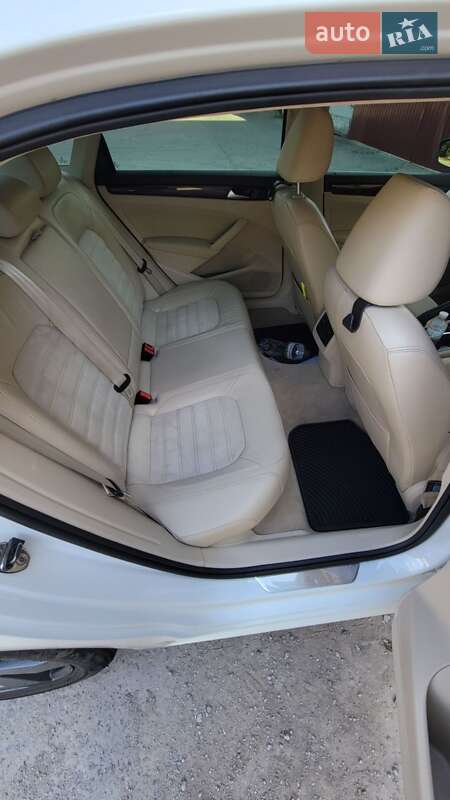 Седан Volkswagen Passat 2013 в Кривом Роге
