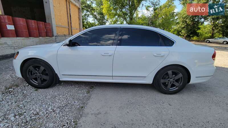 Седан Volkswagen Passat 2013 в Кривом Роге