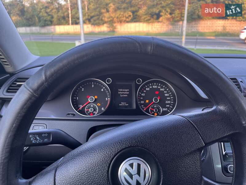 Універсал Volkswagen Passat 2010 в Святопетрівське