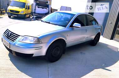 Седан Volkswagen Passat 2002 в Ровно