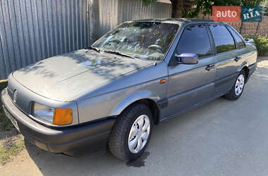 Седан Volkswagen Passat 1988 в Ужгороде