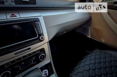 Универсал Volkswagen Passat 2010 в Одессе