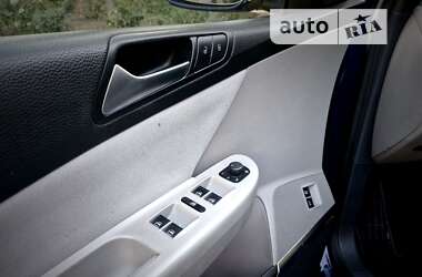 Универсал Volkswagen Passat 2010 в Одессе