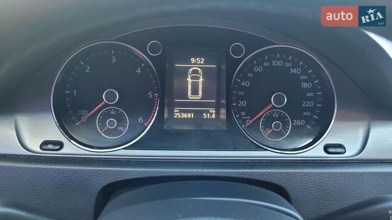 Універсал Volkswagen Passat 2012 в Кропивницькому