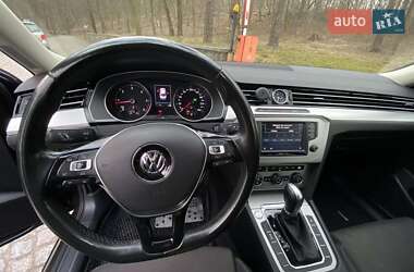 Седан Volkswagen Passat 2017 в Каневе