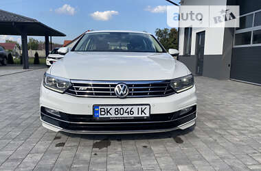 Універсал Volkswagen Passat 2017 в Радивиліві